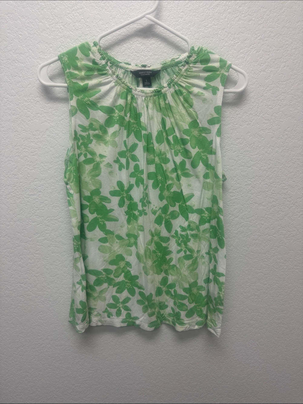 Simply Vera Vera Wang White Tank Top with Green Floral Print